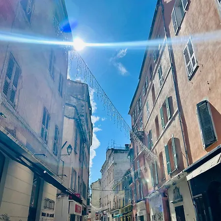 Quarto em Acomodações Particulares Chez Marion *